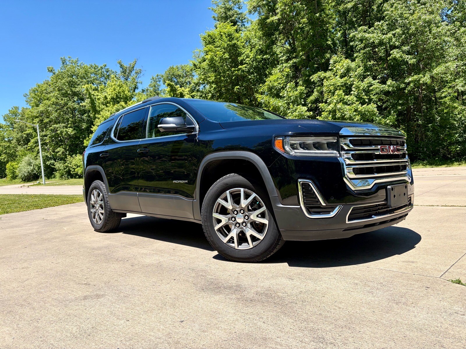 2023 GMC Acadia SLE AWD's photo