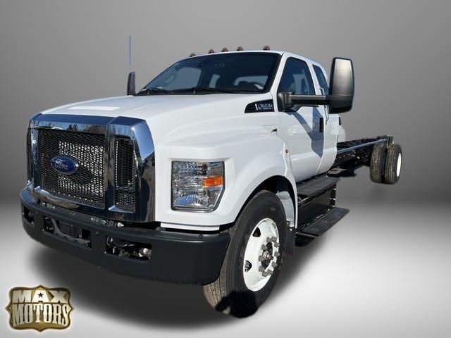 2024 Ford F-650 Base SuperCab photo 3