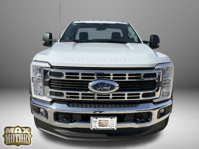 2024 Ford F-600 photo 2