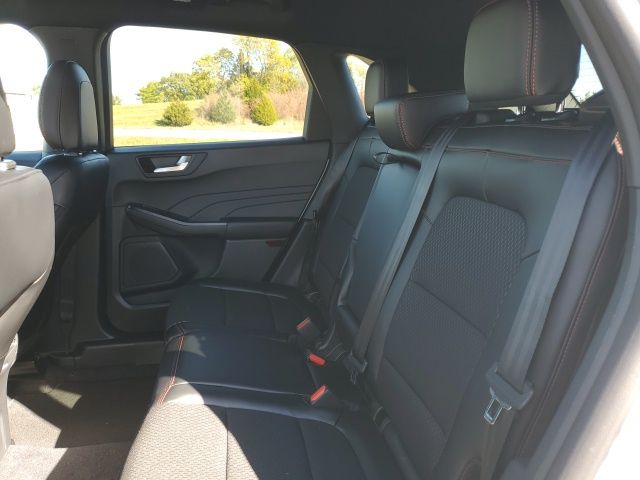 2026 Ford Escape ST-Line Elite - Photo 16