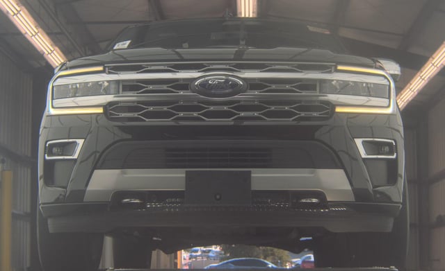 Used 2022 Ford Expedition Platinum with VIN 1FMJU1MT3NEA44129 for sale in Kansas City