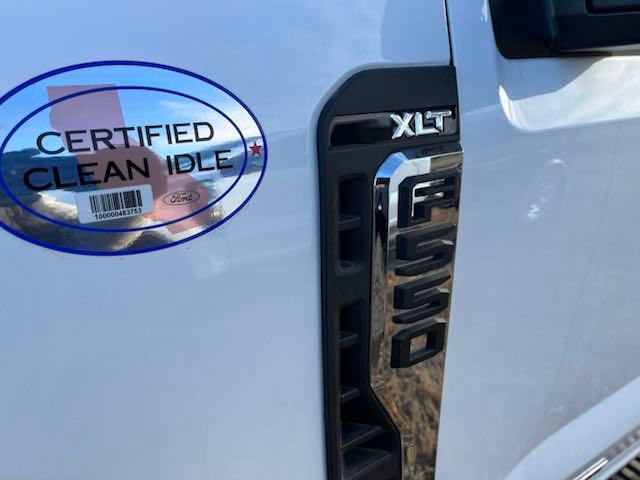 2023 Ford F-550 XLT photo 4