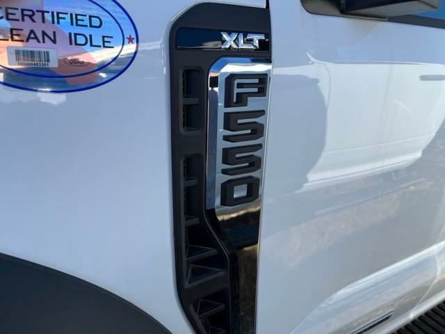 2023 Ford F-550 XLT photo 4