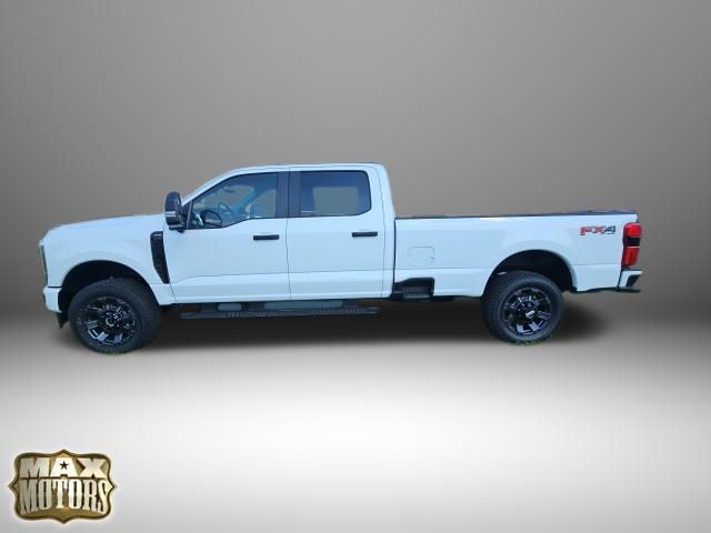 2025 Ford F-350 XL photo 4