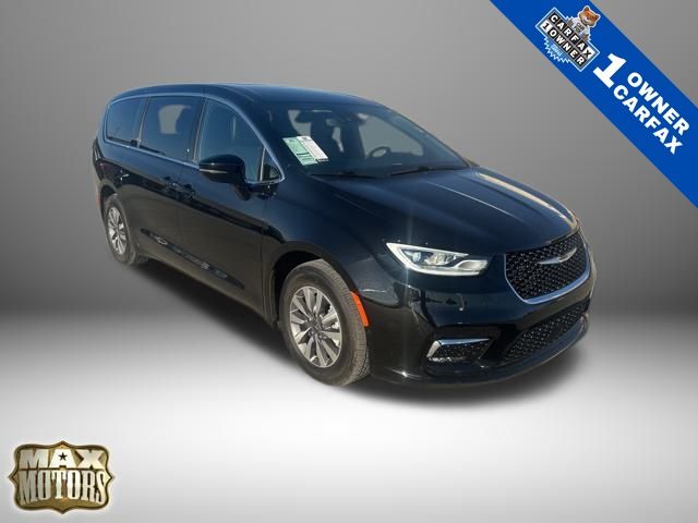 2025 Chrysler Pacifica PHEV Select's photo