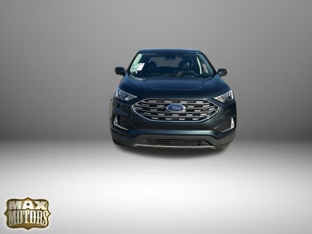 2022 Ford Edge SEL photo 2