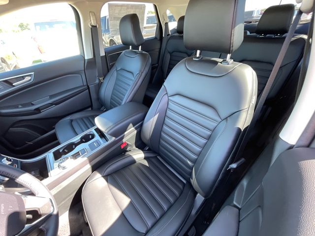 2024 Ford Edge SEL photo 3