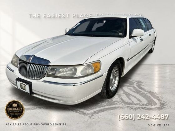 1999 Lincoln Town Car Executive — actual unit photo