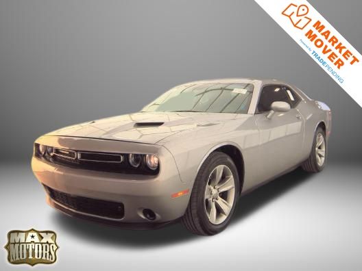 2016 Dodge Challenger SXT's photo
