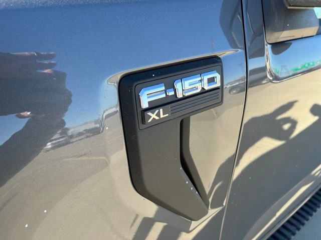 2025 Ford F-150 STX photo 4