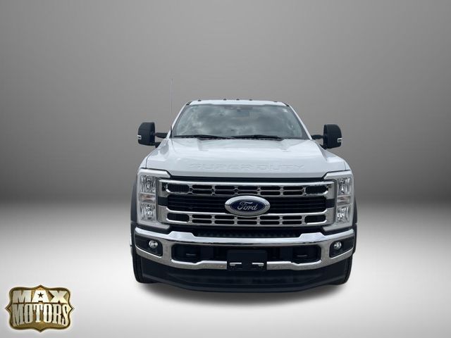 2023 Ford F-550 XLT photo 2