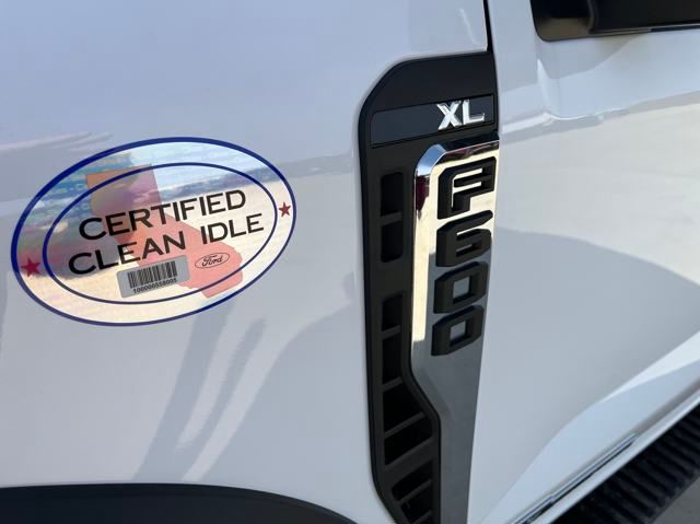 2024 Ford F-600 photo 4