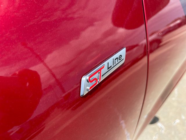 2024 Ford Escape ST-Line photo 4