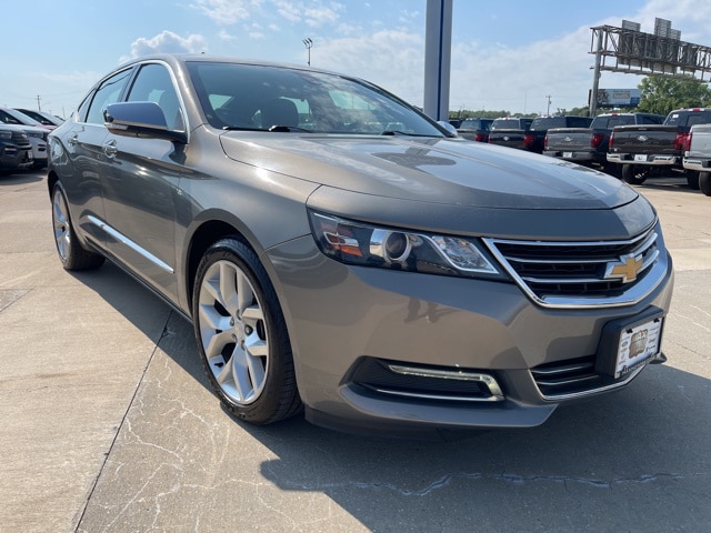 Used 2019 Chevrolet Impala Premier with VIN 2G1105S33K9117419 for sale in Harrisonville, MO