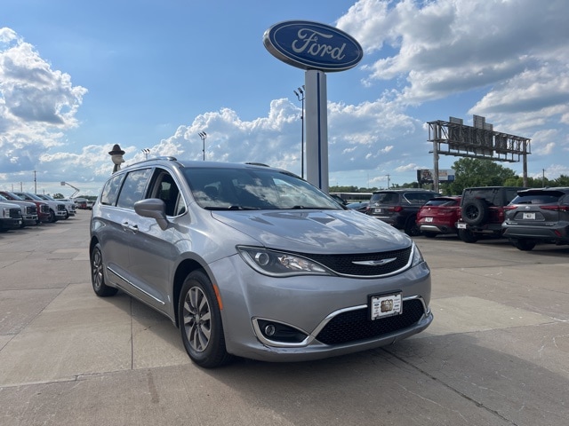 Used 2020 Chrysler Pacifica Touring L Plus with VIN 2C4RC1EG9LR173102 for sale in Harrisonville, MO