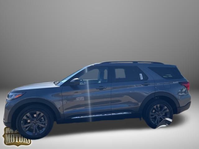 2025 Ford Explorer photo 4