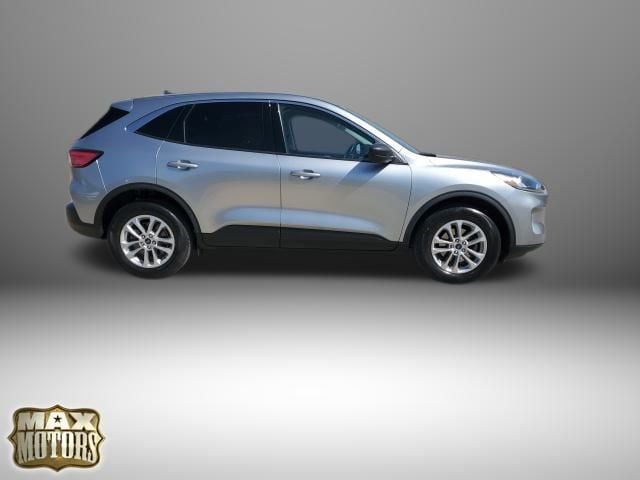 Used 2022 Ford Escape SE with VIN 1FMCU9G68NUA12666 for sale in Kansas City