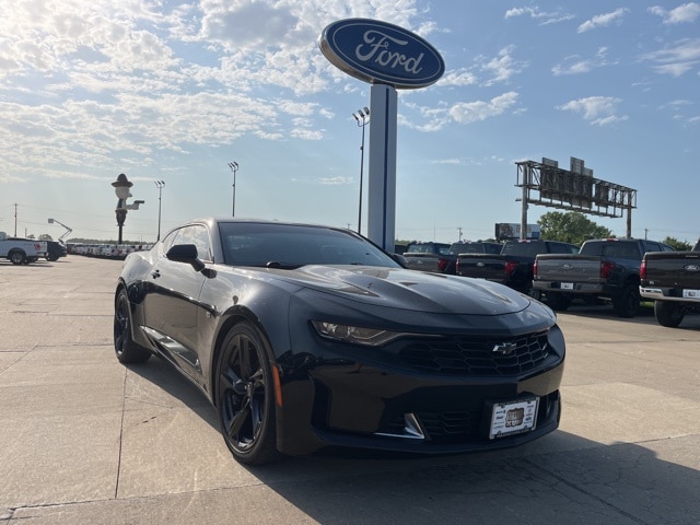 Used 2021 Chevrolet Camaro 1LT with VIN 1G1FB1RS6M0111813 for sale in Harrisonville, MO