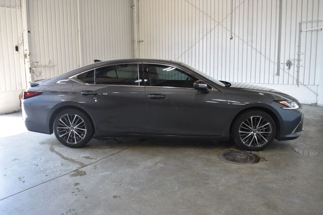 Used 2022 Lexus ES 350 with VIN 58ADZ1B12NU119045 for sale in Manhattan, KS