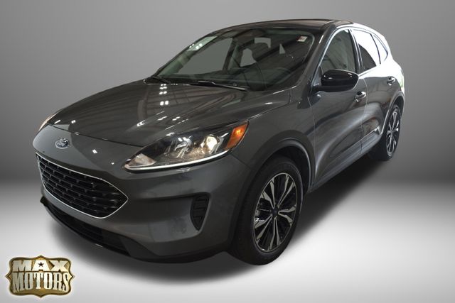 2021 Ford Escape SE Hybrid photo 3