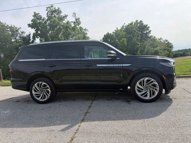 Used 2025 Lincoln Navigator Reserve with VIN 5LMJJ2LG3SEL07764 for sale in Kansas City