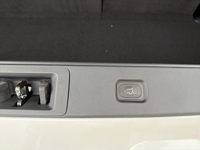 2025 Ford Expedition Platinum - Photo 16