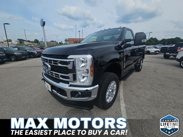 2025 Ford F-350 XLT photo 2