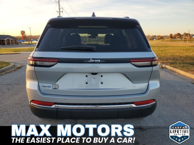 2024 Jeep Cherokee Base 4xe photo 4