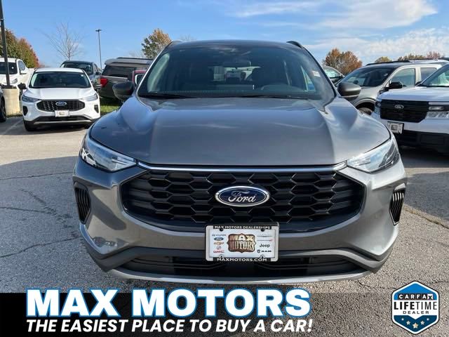 2025 Ford Escape ST-Line photo 2