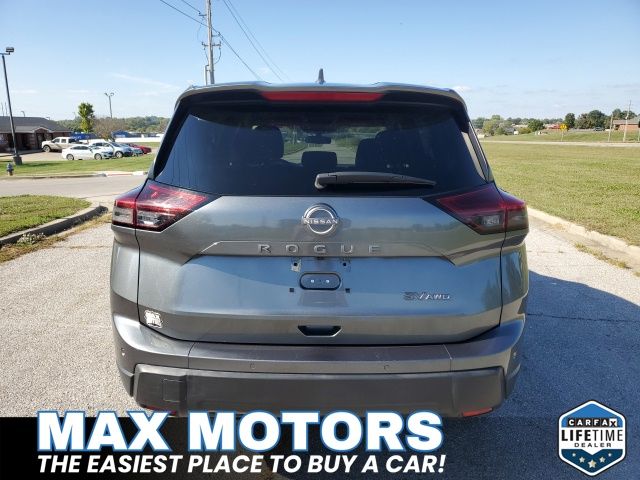 2024 Nissan Rogue SV photo 4