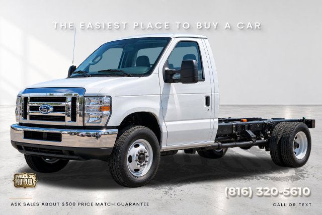 2027 Ford E-450 Cutaway Base Truck
