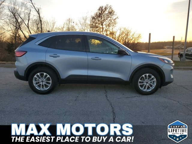 2022 Ford Escape SE photo 2