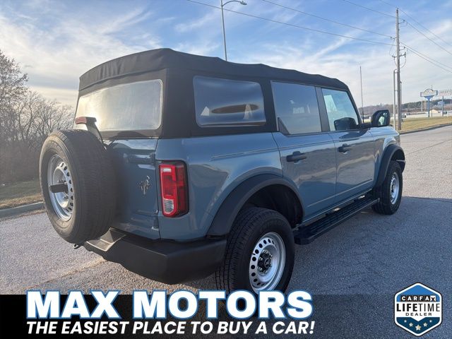 2023 Ford Bronco Base photo 2