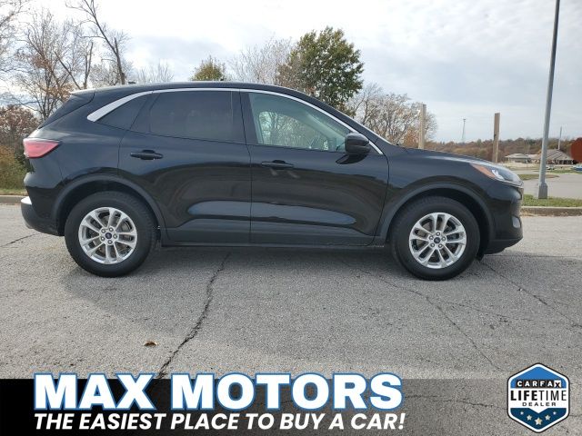 Used 2020 Ford Escape SE with VIN 1FMCU9G60LUB67631 for sale in Kansas City