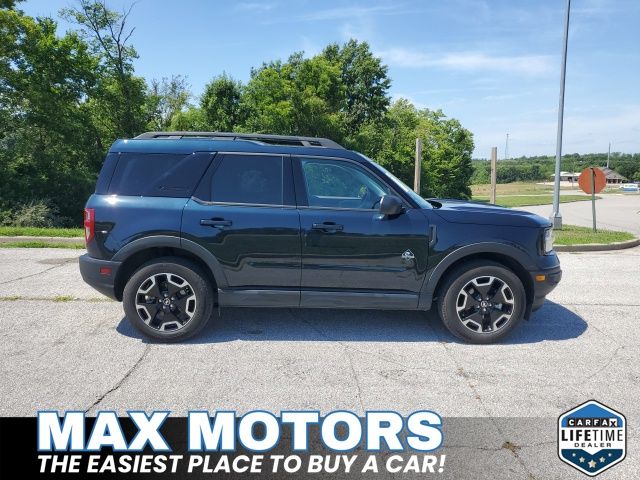 2023 Ford Bronco Sport Outer Banks photo 2