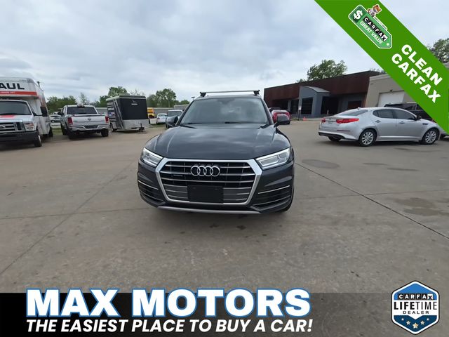 2020 Audi Q5 45 Titanium quattro S tronic Premium's photo