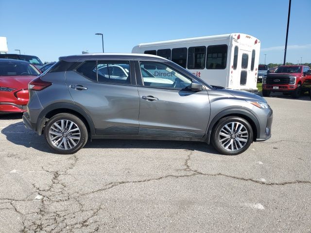 Used 2024 Nissan Kicks SV with VIN 3N1CP5CV8RL520236 for sale in Kansas City