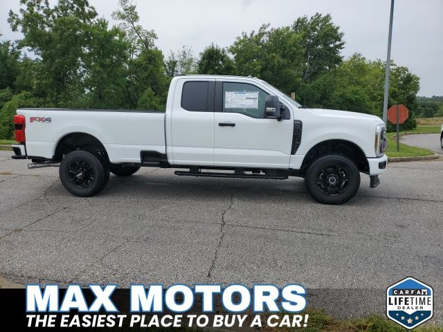 2025 Ford F-350 XL photo 2