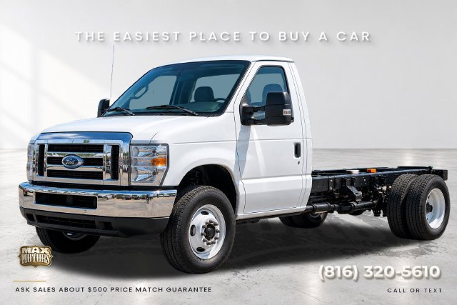2027 Ford E-450 Cutaway Base Truck