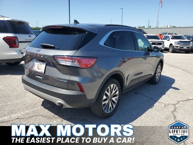 2022 Ford Escape Titanium photo 3