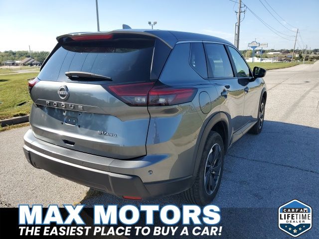 2024 Nissan Rogue SV photo 3