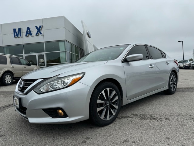 Used 2017 Nissan Altima S with VIN 1N4AL3AP9HC121974 for sale in Kansas City