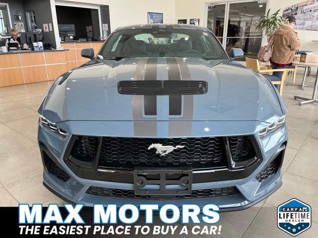 2025 Ford Mustang GT Premium photo 2