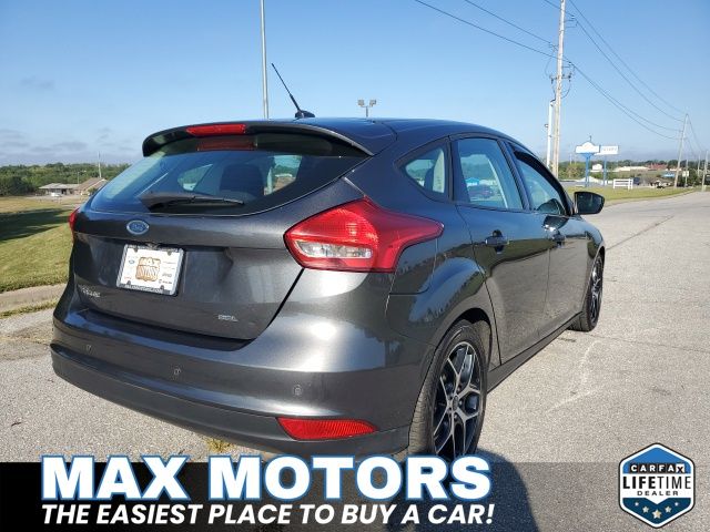 2017 Ford Focus SEL photo 3