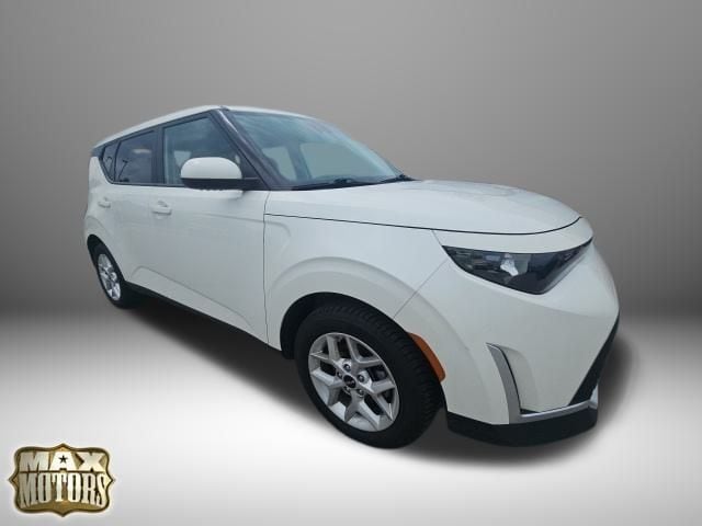 Used 2023 Kia Soul LX with VIN KNDJ23AU7P7855474 for sale in Kansas City