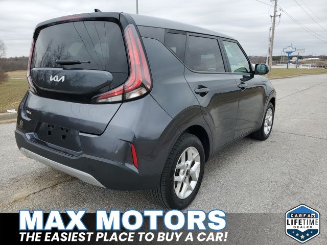 2024 Kia Soul LX photo 3