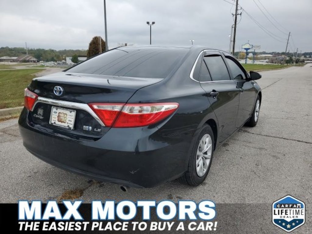Used 2017 Toyota Camry Hybrid LE Sedan