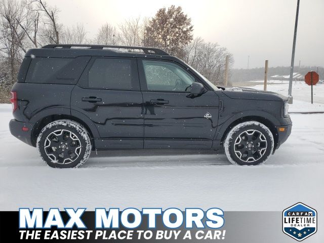 2025 Ford Bronco Sport Outer Banks photo 2