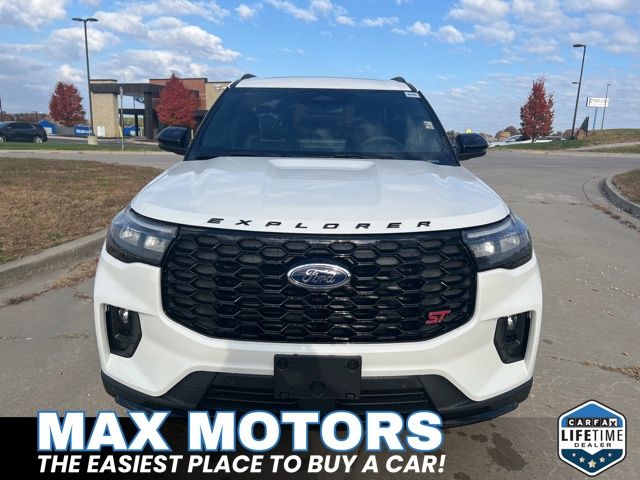 2026 Ford Explorer ST photo 2
