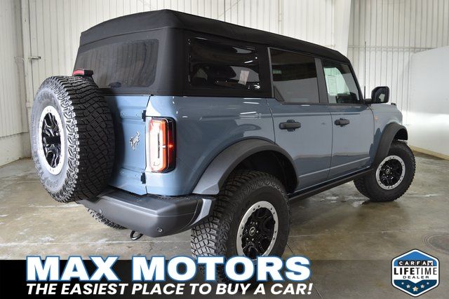 2024 Ford Bronco Badlands photo 3